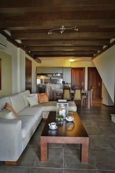 Nefeli Luxury Villas