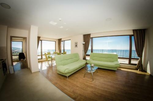 Hotel Premier Fort Cuisine - Full Board