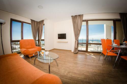 Hotel Premier Fort Cuisine - Full Board