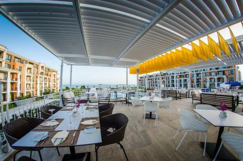 Hotel Premier Fort Cuisine - Full Board