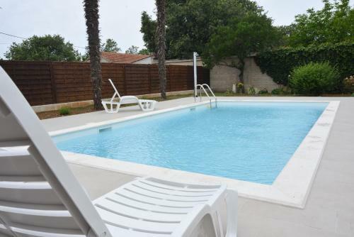 Filipovic Apartments With Pool