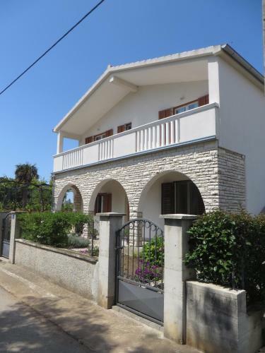 Filipovic Apartments With Pool