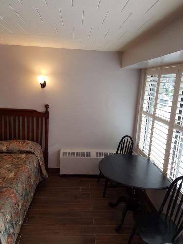 New Plaza Motel