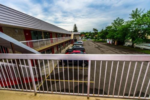 New Plaza Motel