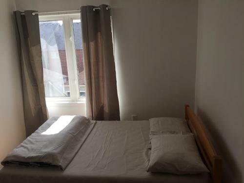 Hostal Toronto Wonderland Travelers Home
