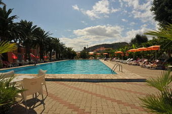 Residencia Riviera Suite Apartments