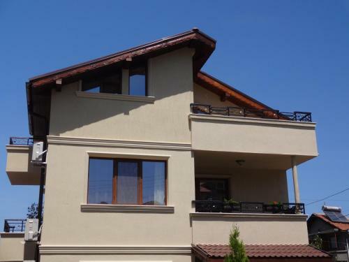 Two-bedroom Apartment With Garden