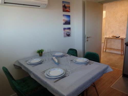 Two-bedroom Apartment With Garden