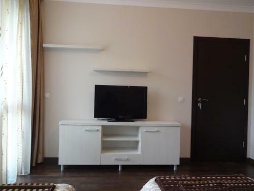 Two-bedroom Apartment With Garden