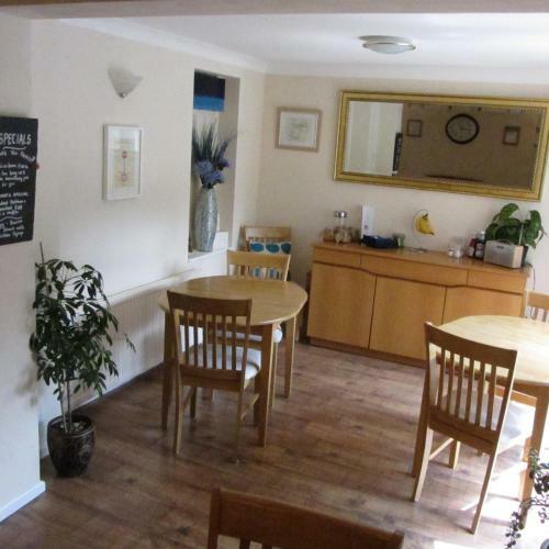 Hostal Treetops Guest House