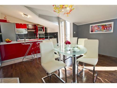 Holiday Home Luxury Sea View Apartment