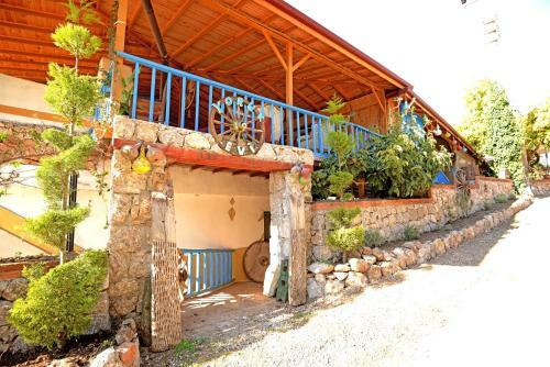 Hostal Faralya Yoruk Evi Hotel