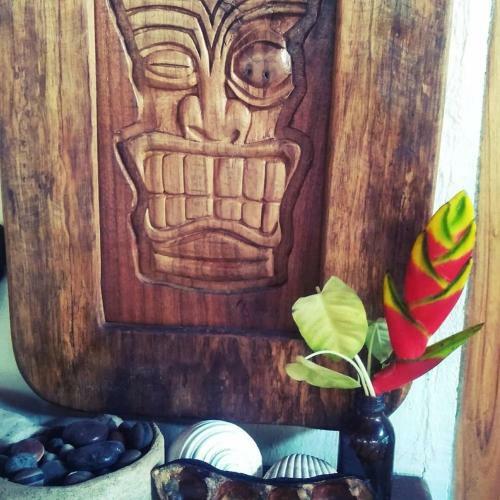 Lodge Cool Inside