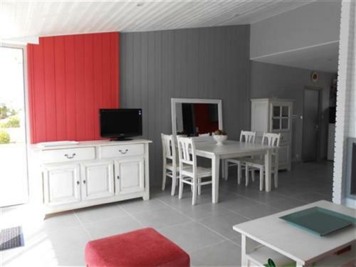 Rental Villa A 200 M Plage Des Bussoleries