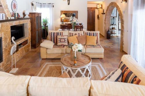 Villa Maravilla Con Piscina Climatizada