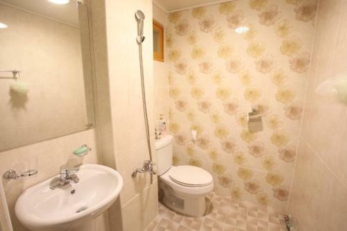 Hostal Pohang Youngildae Guesthouse