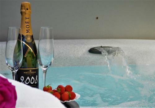 Bluebell Cottage With Hot Tub
