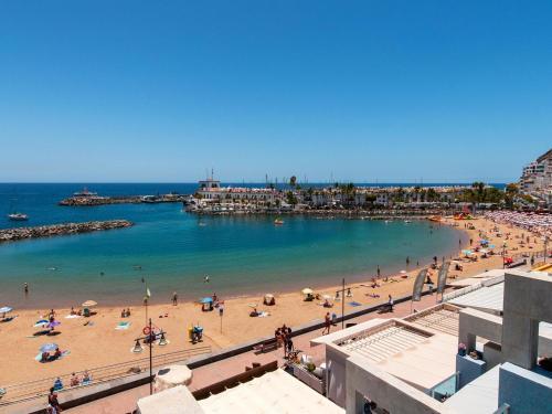 Beachfront Apartment Mog�n Mb