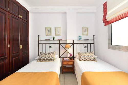 Beachfront Apartment Mog�n Mb