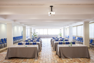 Hotel Golden Tulip Rome Airport