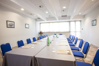 Hotel Golden Tulip Rome Airport