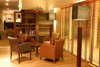 Crerar Eight Acres Hotel