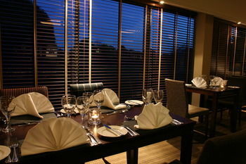 Crerar Eight Acres Hotel
