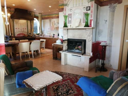 Villa D'epoca Sul Lago Di Garda Con Piscina Interna E Parco Con Laghetto