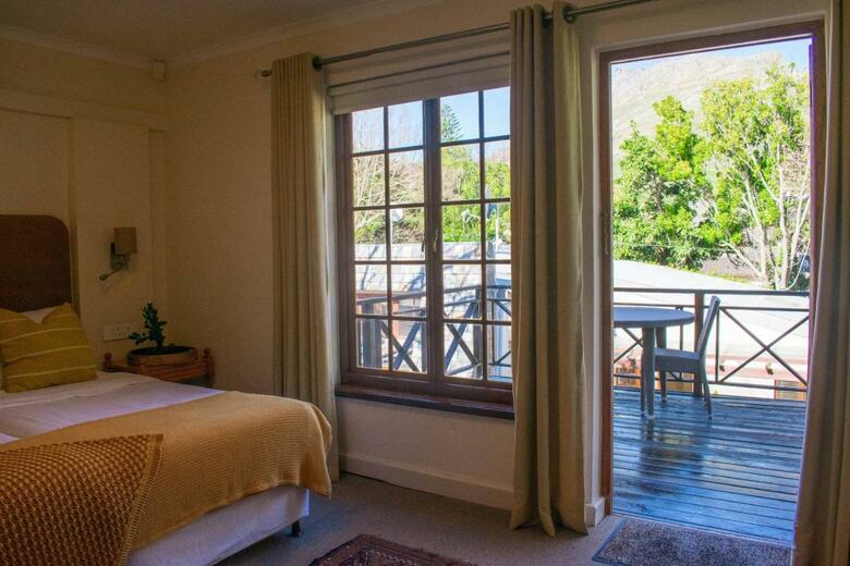Hotel Five Seasons