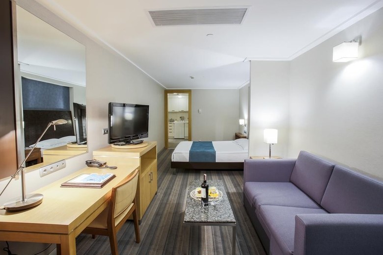 Hotel Housez Suites