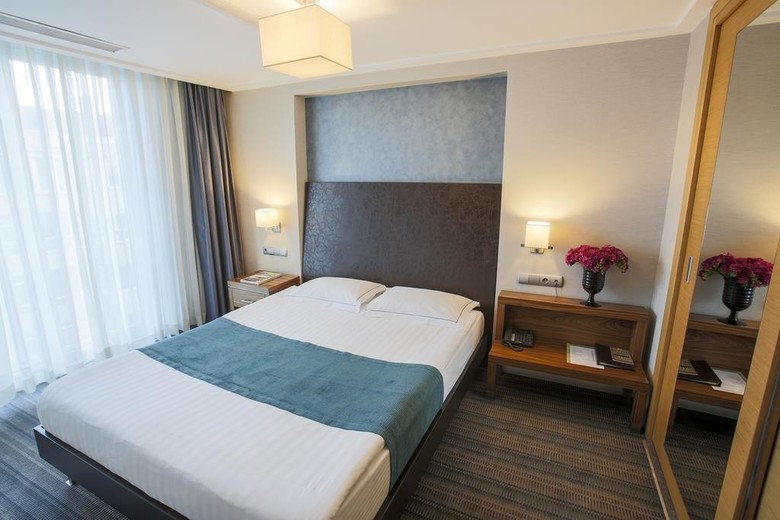 Hotel Housez Suites
