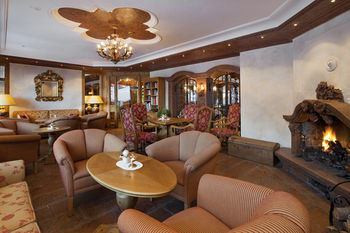 Schoenegg Swiss Q Chalet Hotel
