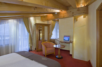 Schoenegg Swiss Q Chalet Hotel