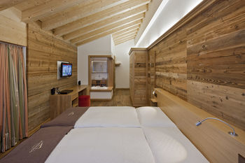 Schoenegg Swiss Q Chalet Hotel