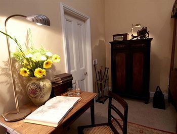 Dutch Manor Antique Hotel