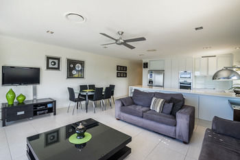 Hotel Offshore Noosa Resort