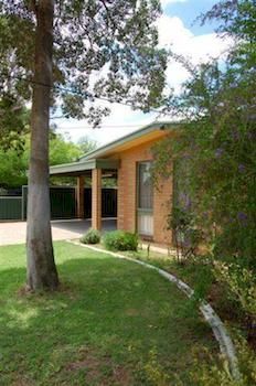 Aarinda Holiday Apartments