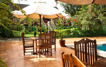 Bird Of Paradise Hotel & Apartments