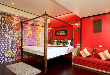 Mystery 13 B&B