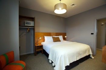King And Queen Hotel Suites