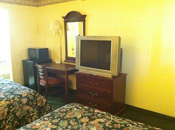Motel 6 Calera