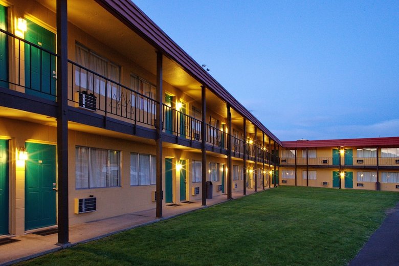 Motel Tiki Lodge