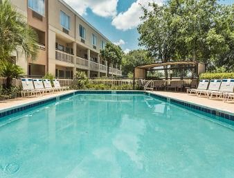 Hotel Baymont Inn And Suites Gainesville