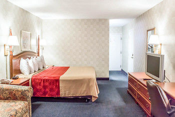 Hotel Econo Lodge & Suites