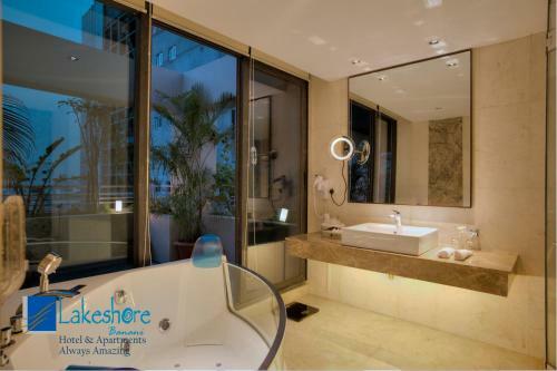 Hotel Lakeshore Banani