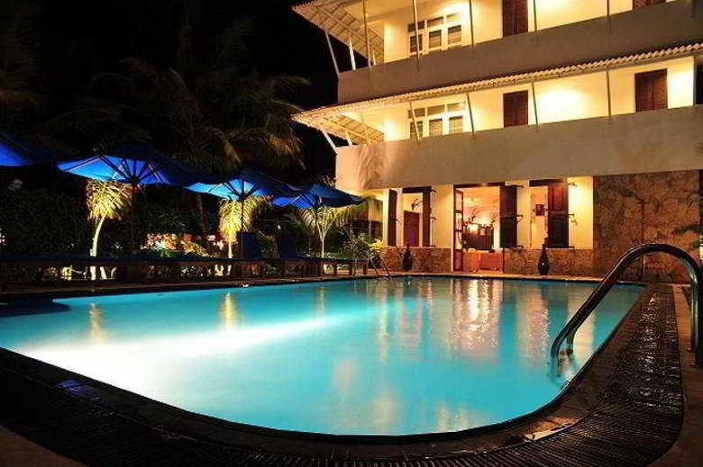 St. Lachlan Hotel & Suites