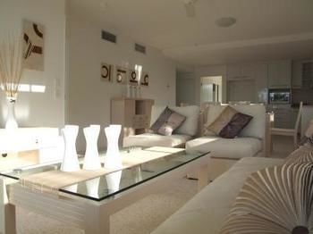 Tingeera Beachfront Apartments