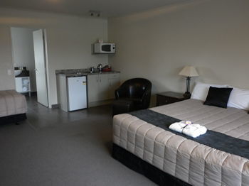 Motel Executive On Fenton