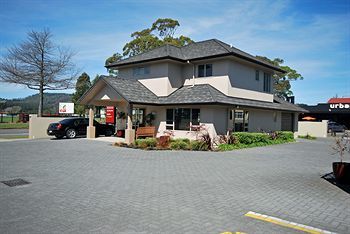 Motel Executive On Fenton