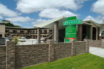 Emerald Spa Motor Inn